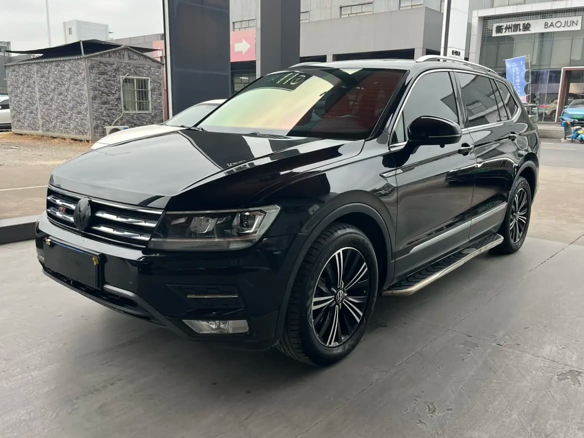 Volkswagen Tiguan L 2021 г. 75046 км.