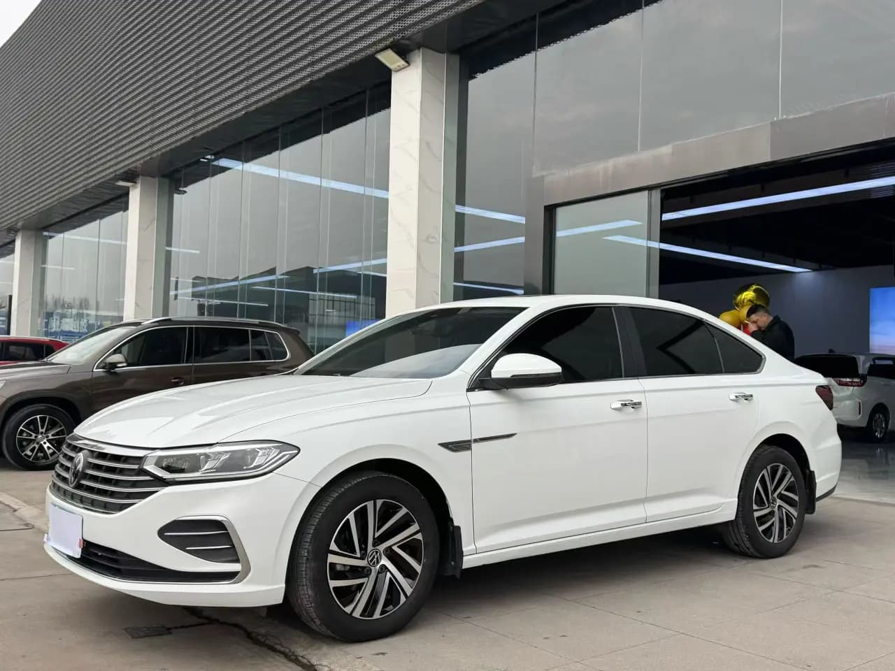 Volkswagen Lavida 2024 г. 28007 км.