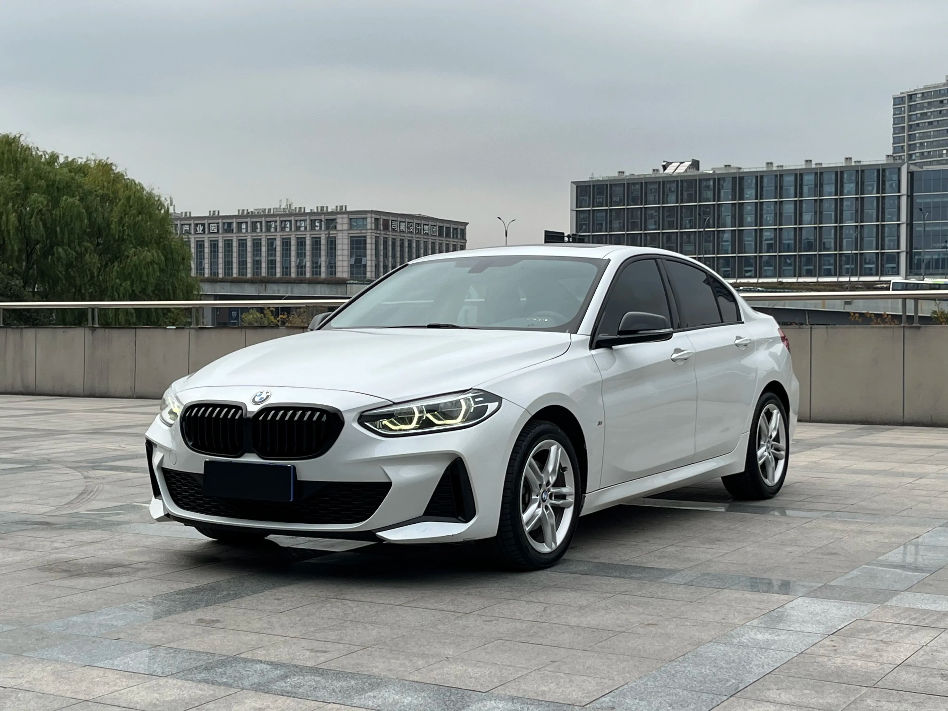 BMW 1 Series 2021 г. 82099 км.