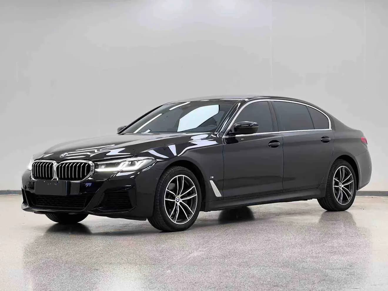 BMW 5 Series 2024 г. 59235 км.