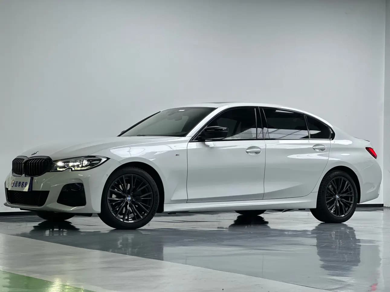 BMW 3 Series 2022 г. 39049 км.
