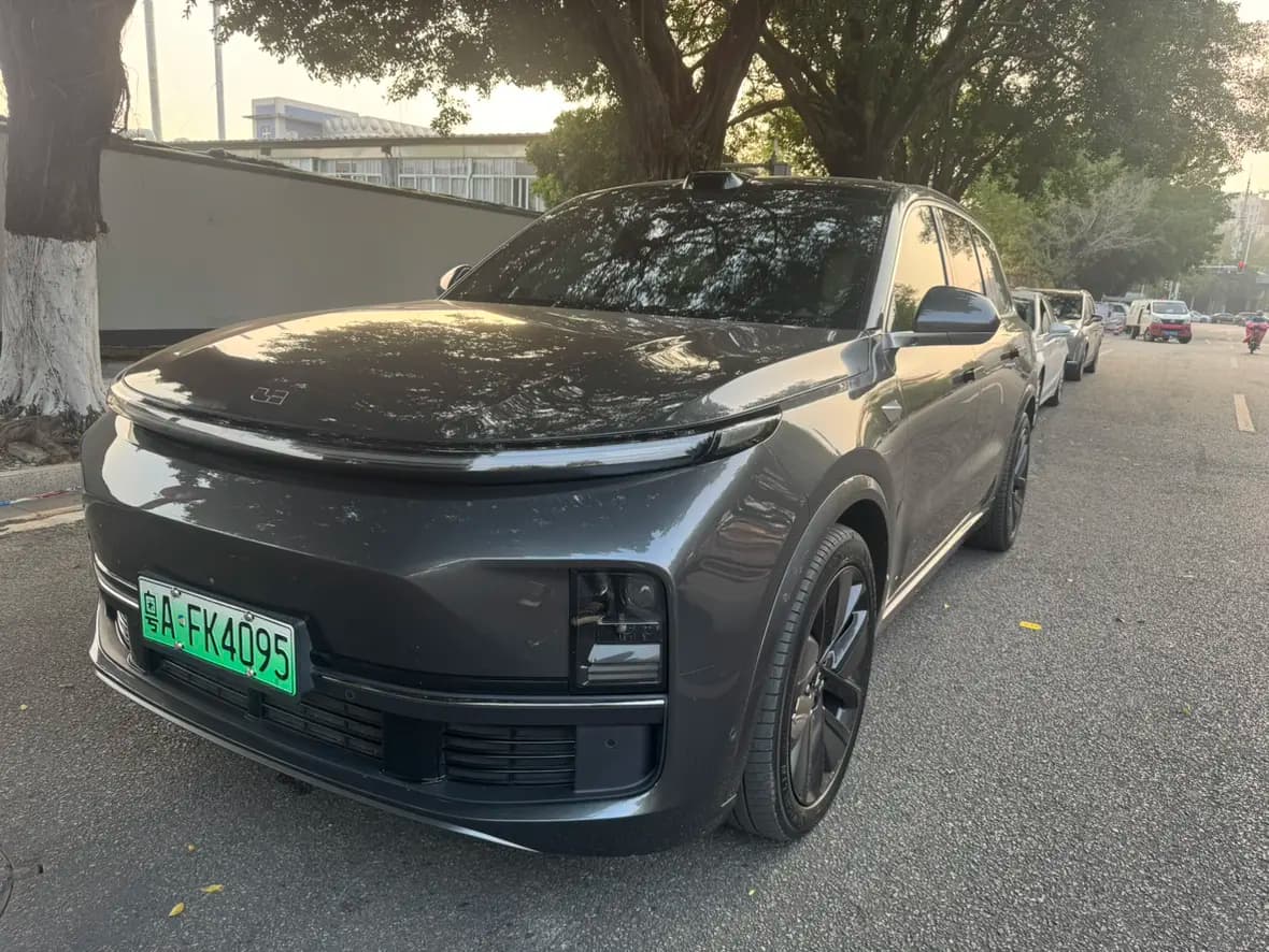 Lixiang L9 2022 г. 95090 км.
