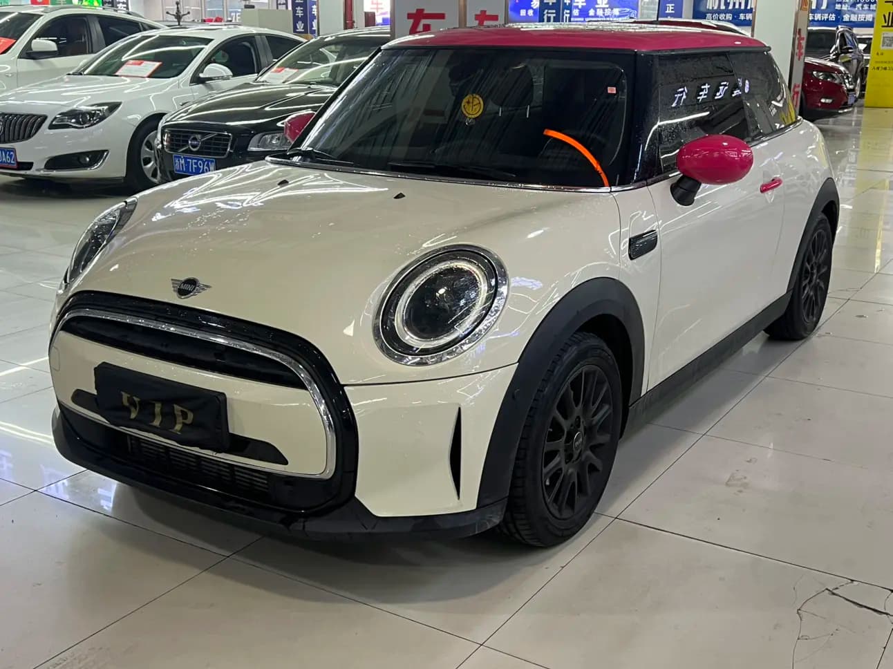 MINI 2024 г. 15000 км.