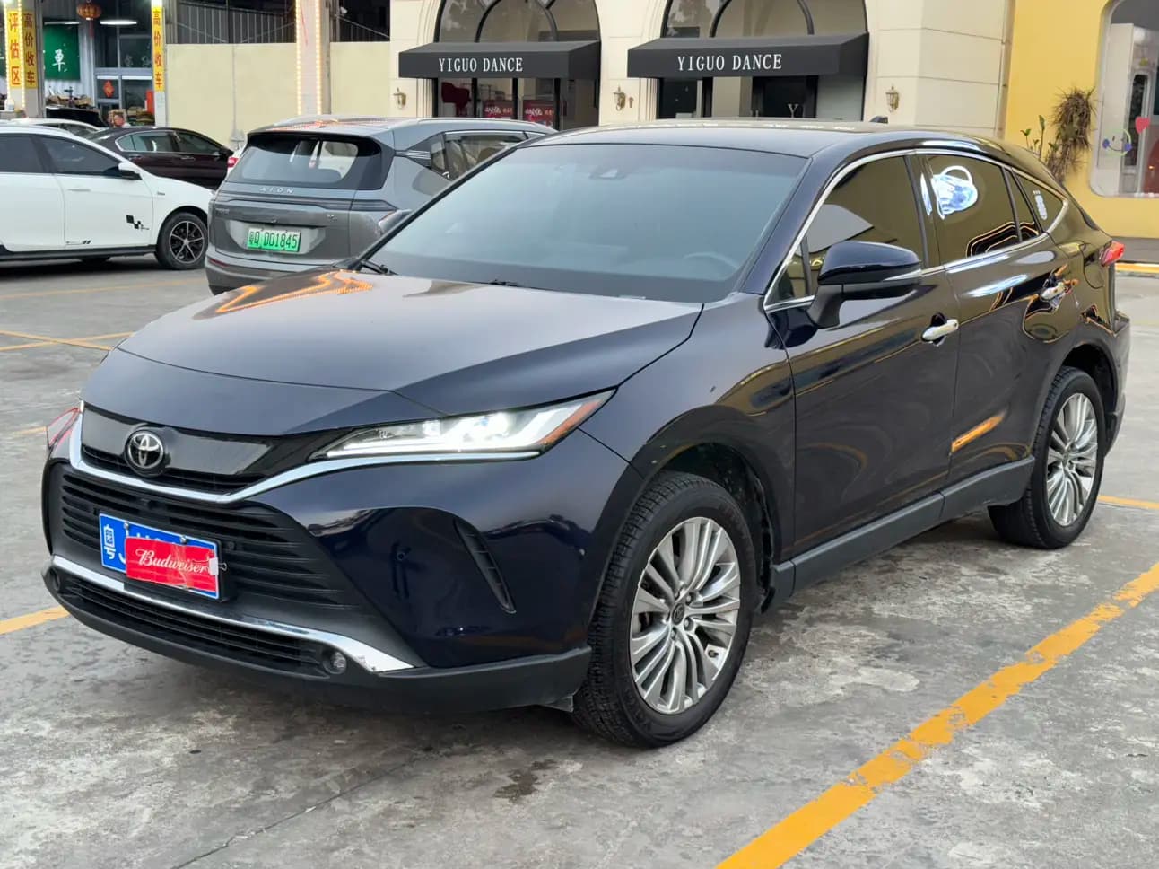 Toyota Harrier 2022 г. 60013 км.