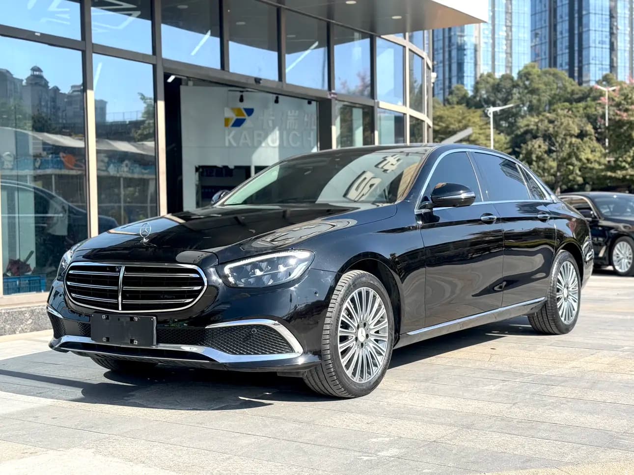 Mercedes-Benz E-Class 2021 г. 70123 км.