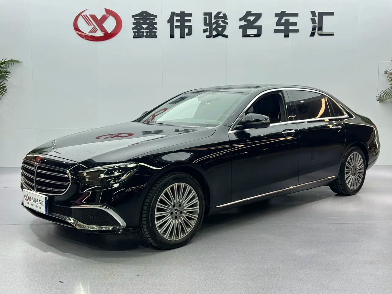 Mercedes-Benz E-Class 2023 г. 17050 км.