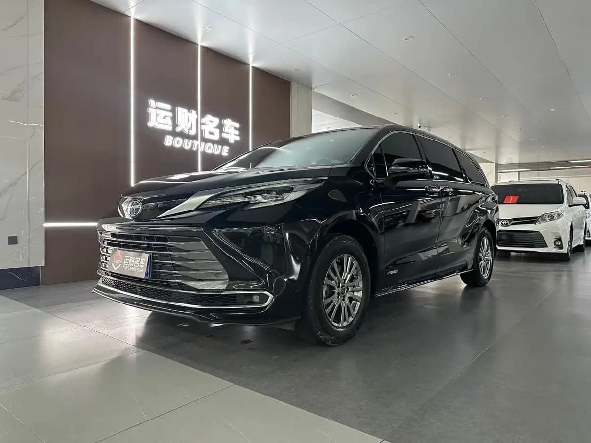 Toyota Sienna 2023 г. 73014 км.