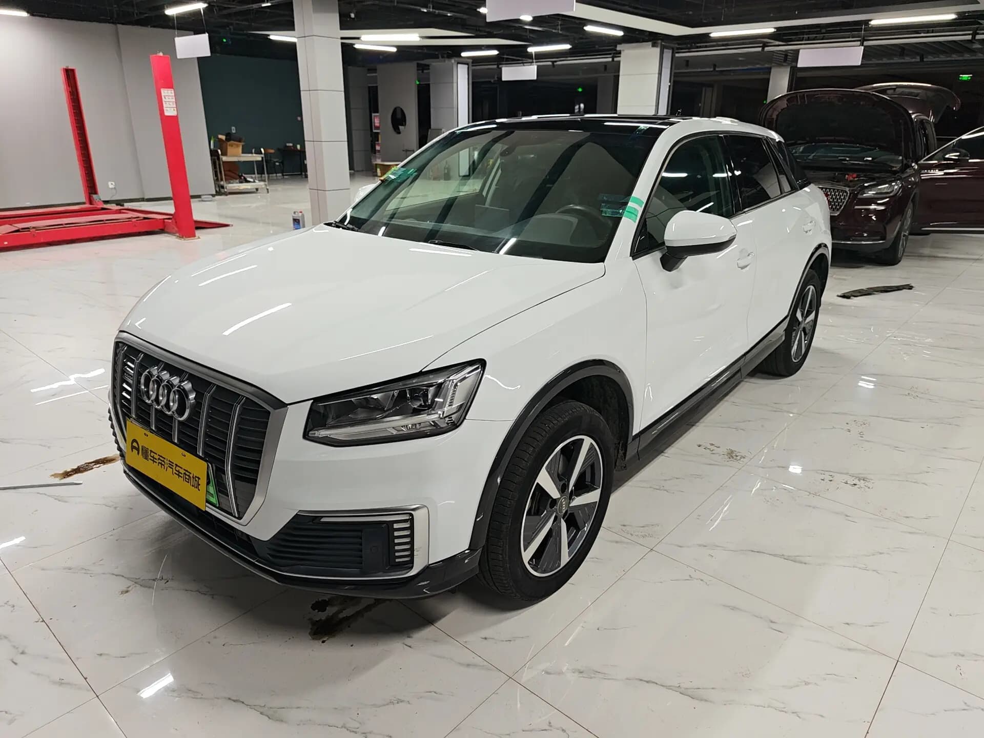 Audi Q2L e-tron 2021 г. 53001 км.