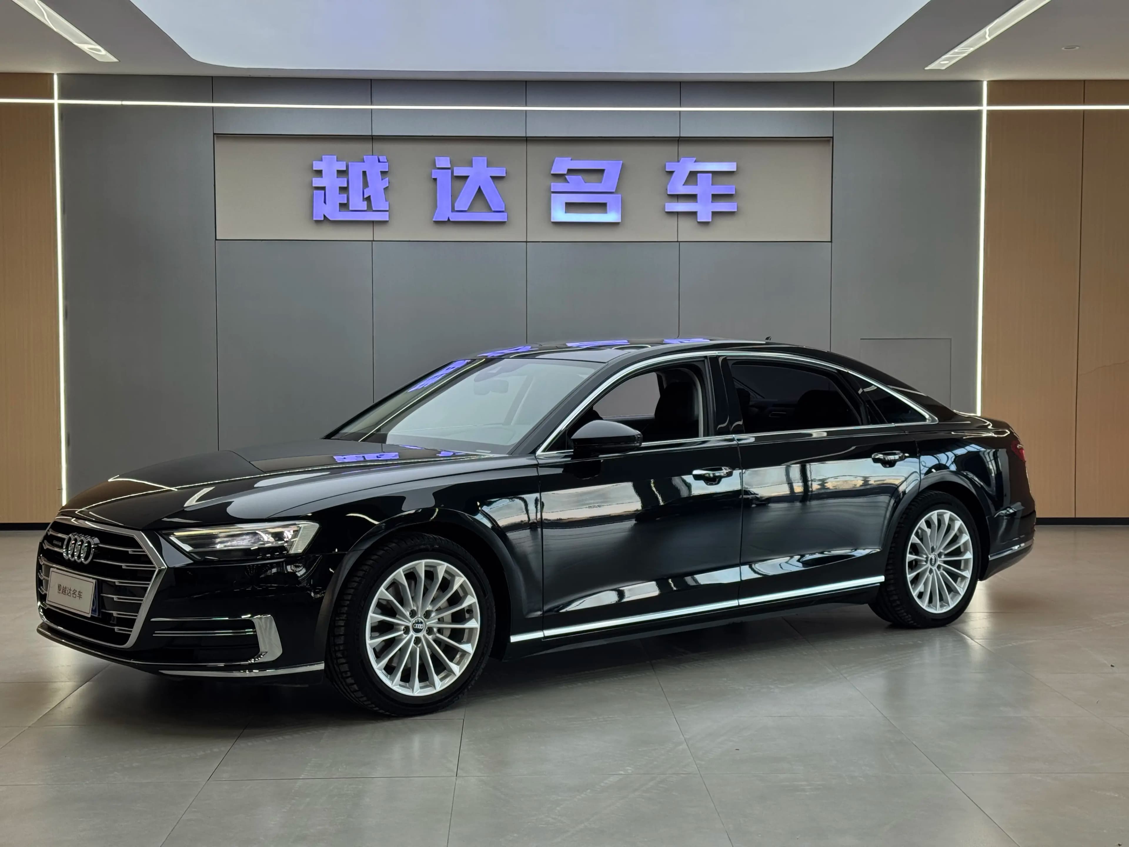 Audi A8 2021 г. 53034 км.
