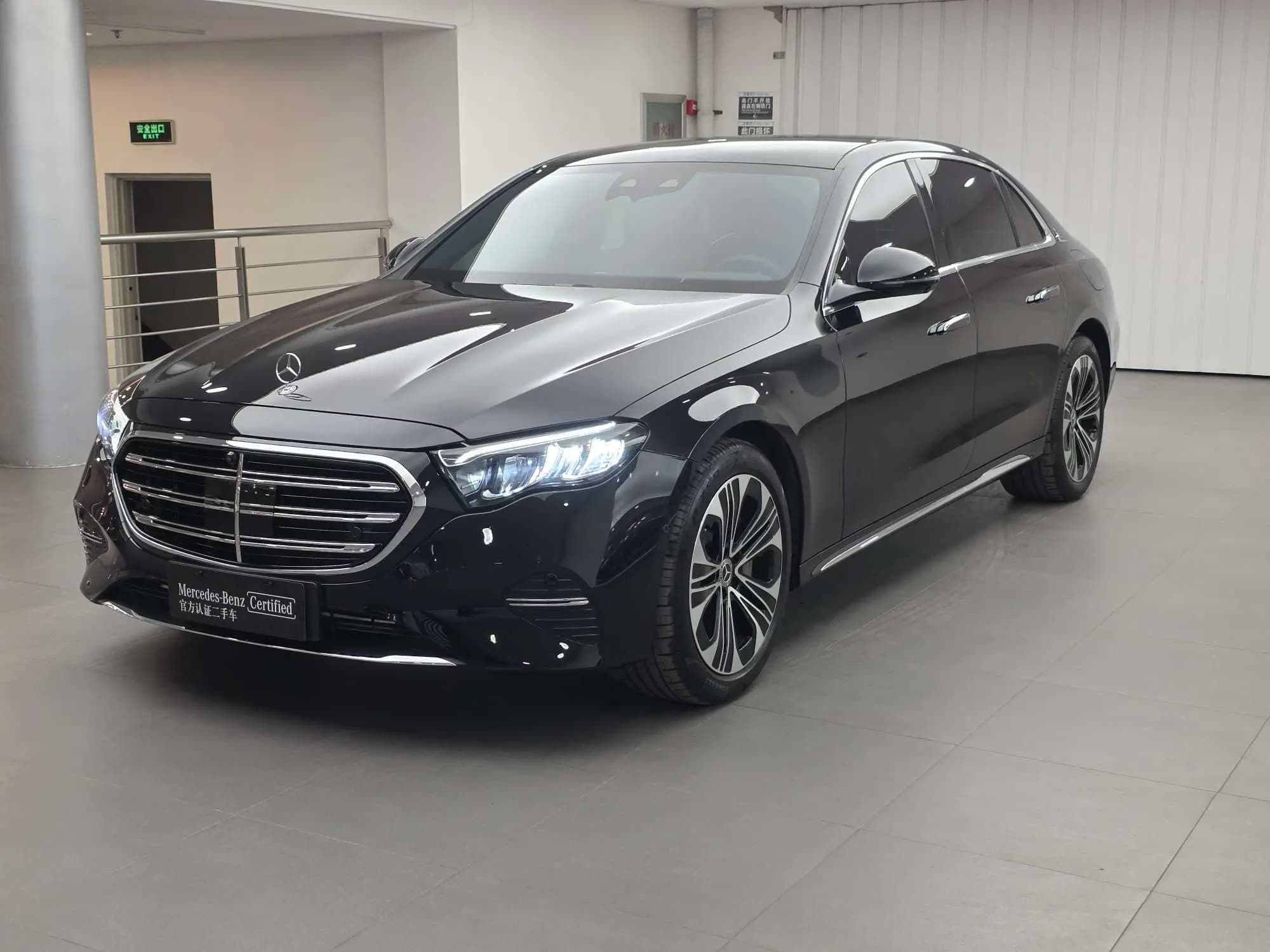 Mercedes-Benz E-Class PHEV 2025 г. 3003 км.