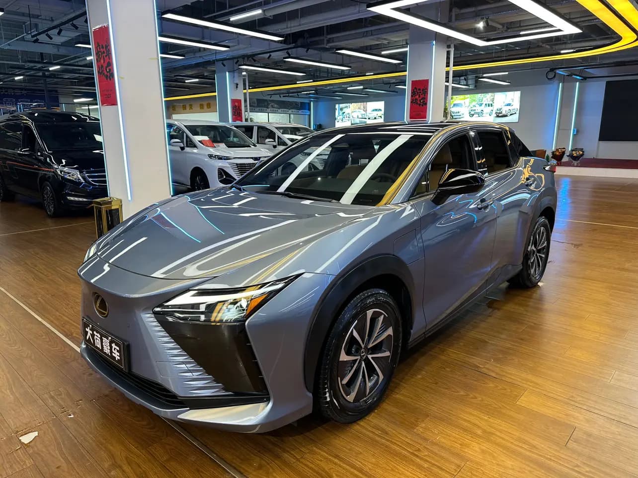 Lexus RZ 2023 г. 10088 км.