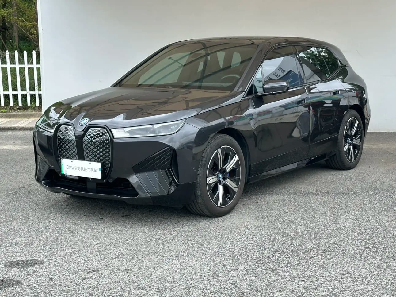 BMW iX 2023 г. 13820 км.