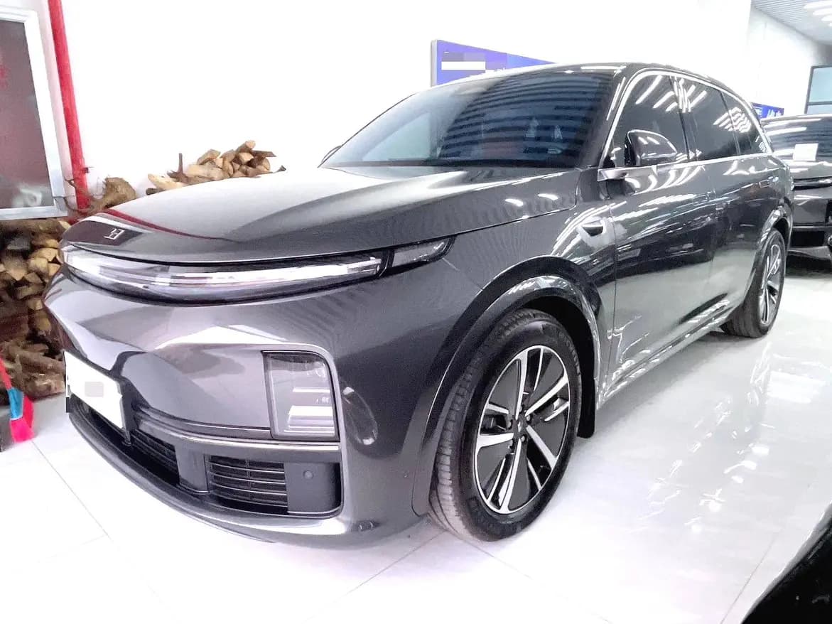 Lixiang L7 2024 г. 9063 км.
