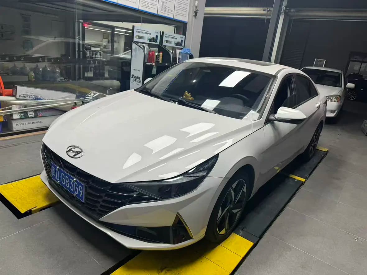 Hyundai Elantra 2022 г. 22026 км.