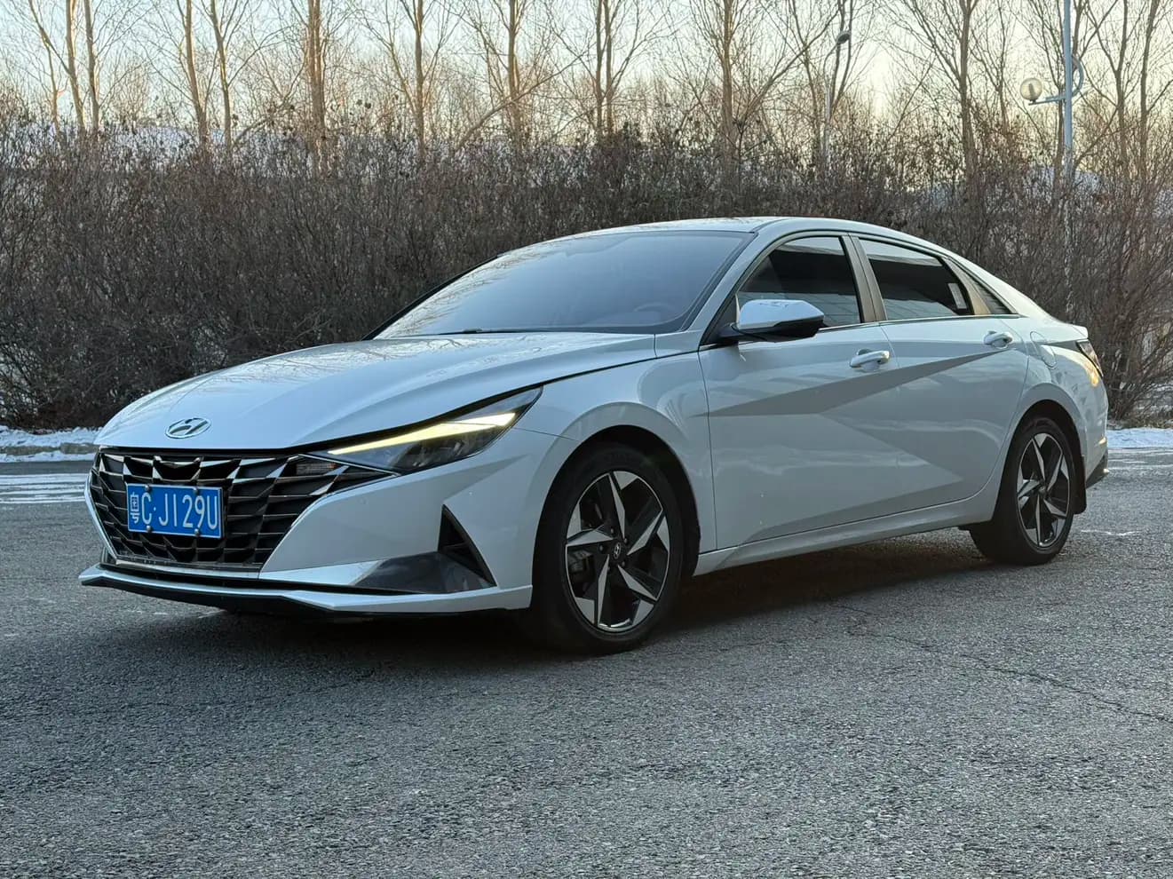 Hyundai Elantra 2022 г. 42024 км.