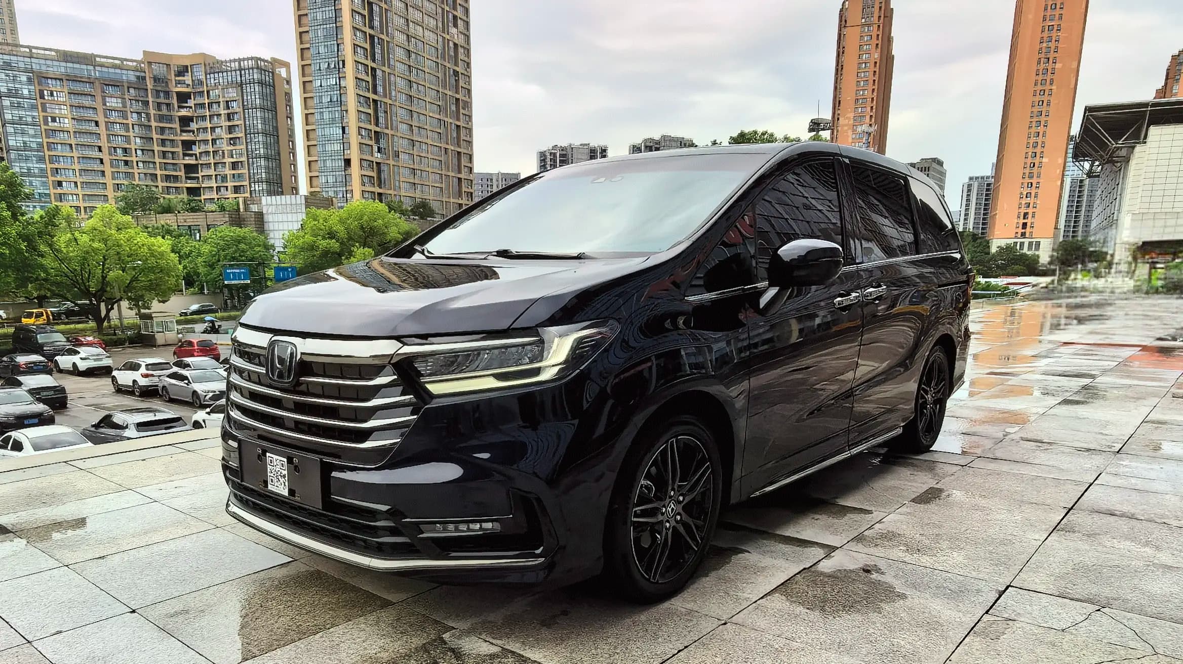 Honda Odyssey 2.0hyb CVT (215 л.с.) 2023 г. 55001 км