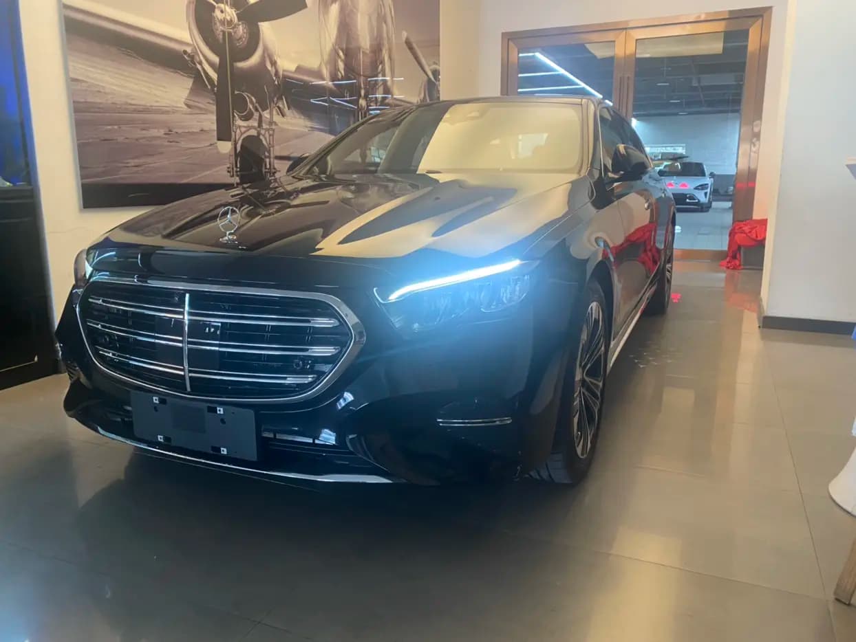 Mercedes-Benz E-класс E 300е 2.0 9G-Tronic (313 л.с.) 2025 г. 103 км