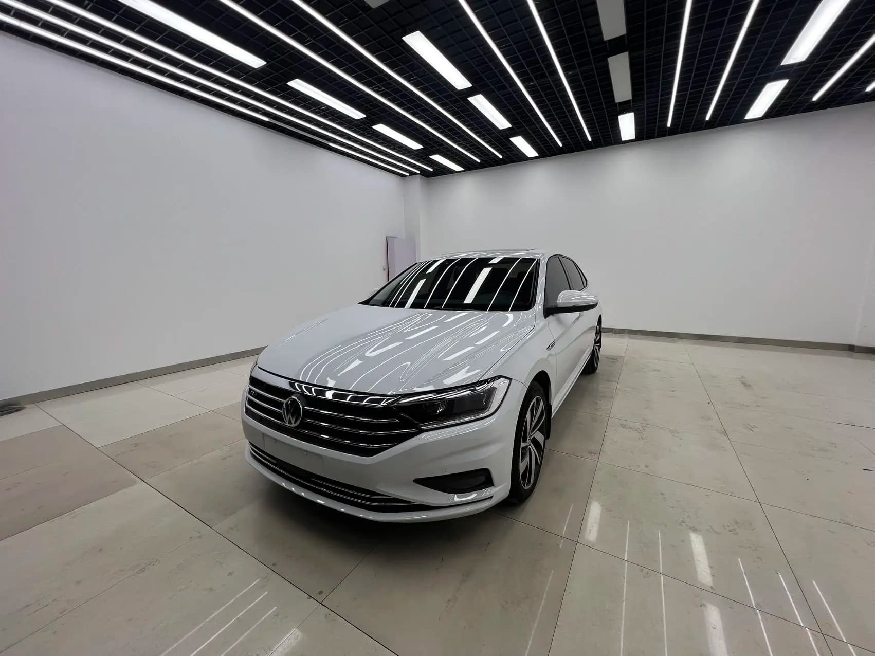 Volkswagen Sagitar 2021 г. 34119 км.