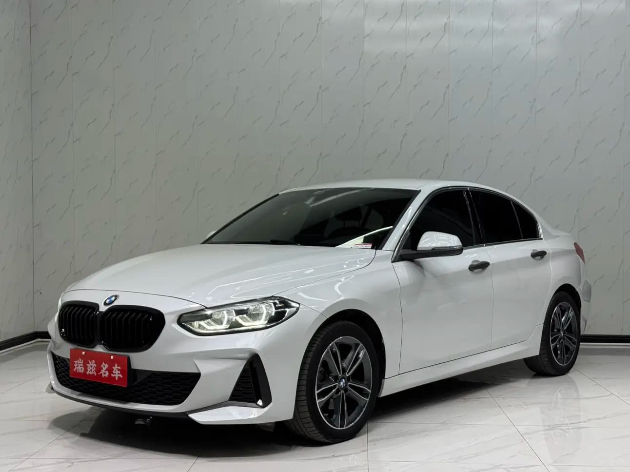 BMW 1 Series 2021 г. 37017 км.