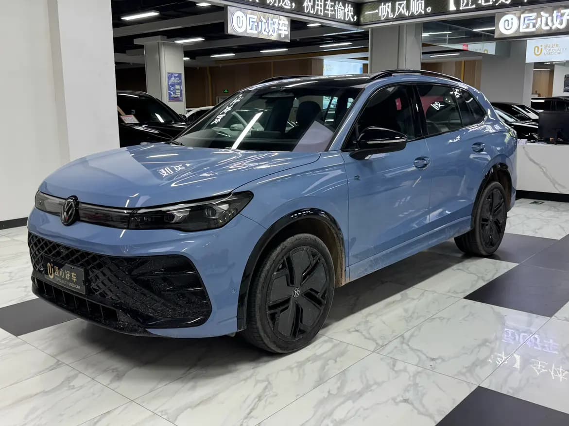 Volkswagen Tiguan L 2024 г. 1304 км.