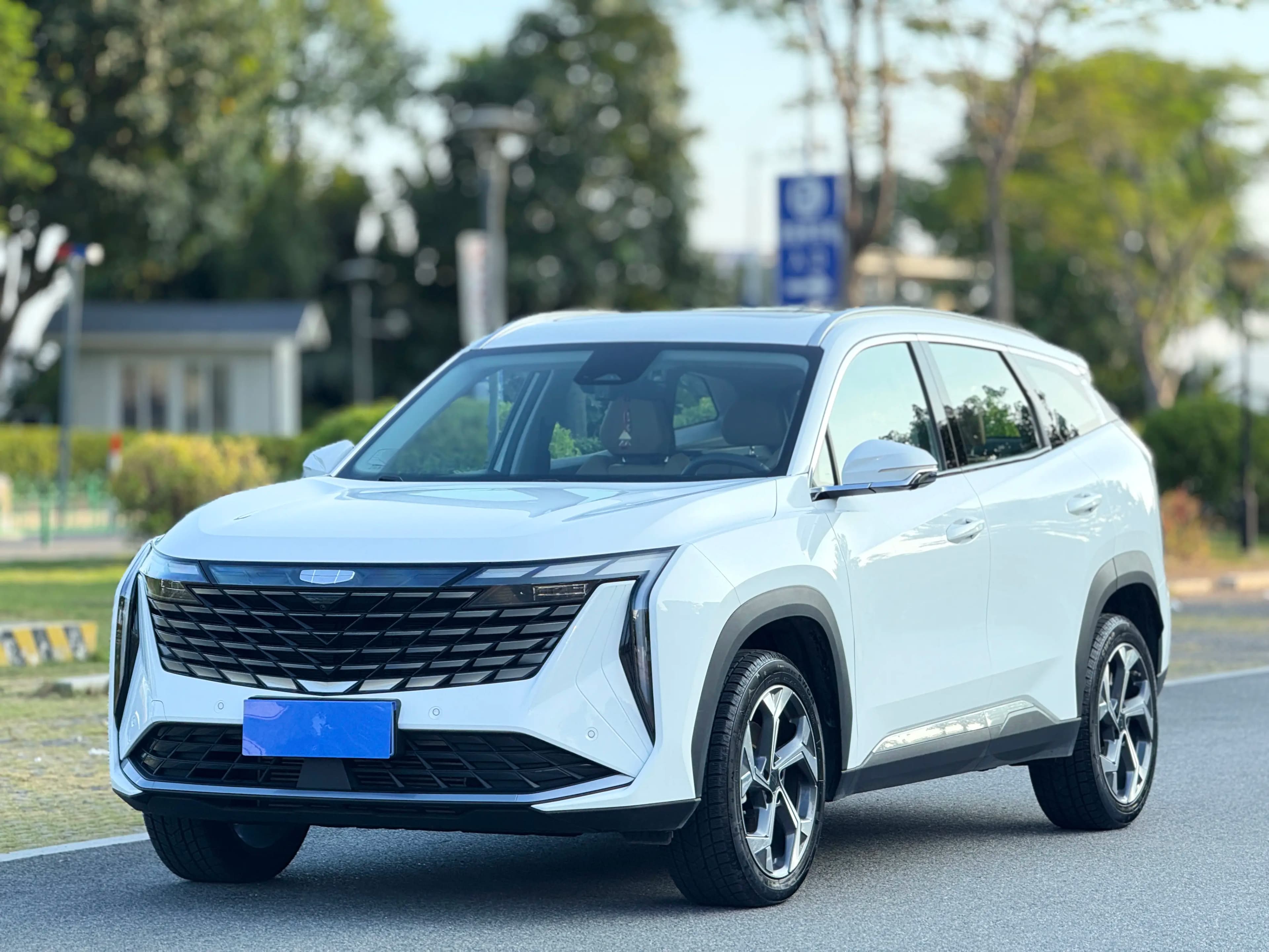 Geely Atlas L 2024 г. 20105 км.