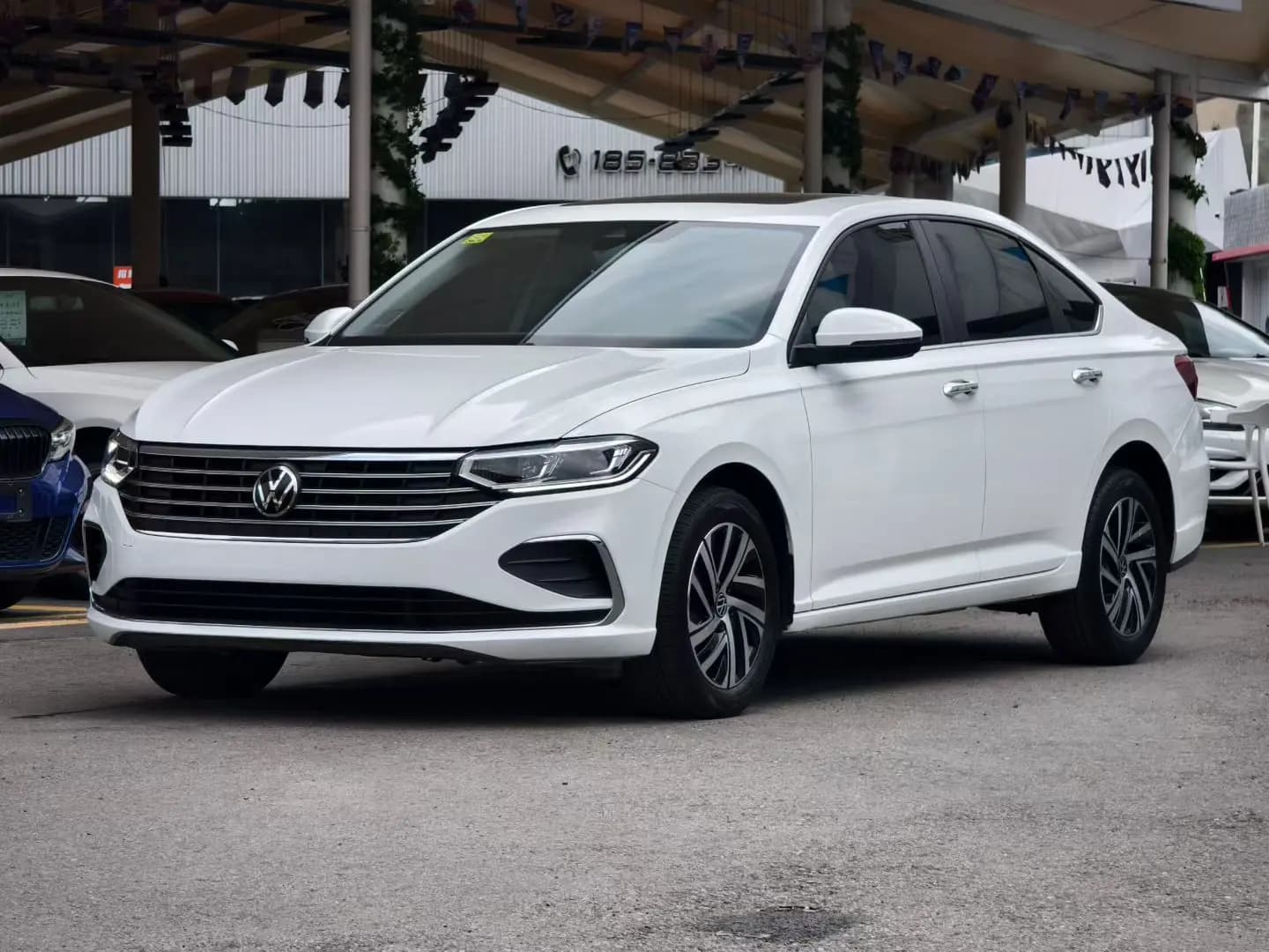 Volkswagen Lavida 2024 г. 18036 км.