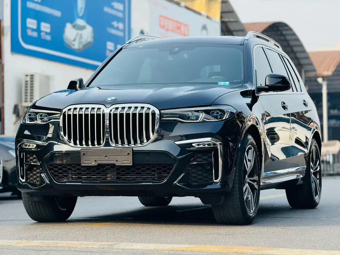 BMW X7 2021 г. 90124 км.