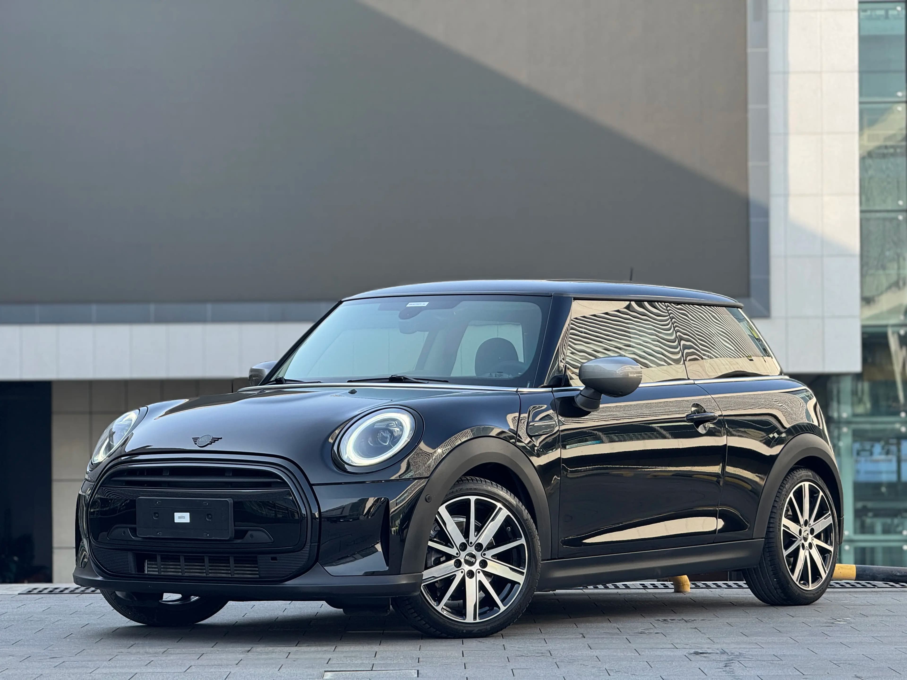 MINI 2021 г. 20133 км.
