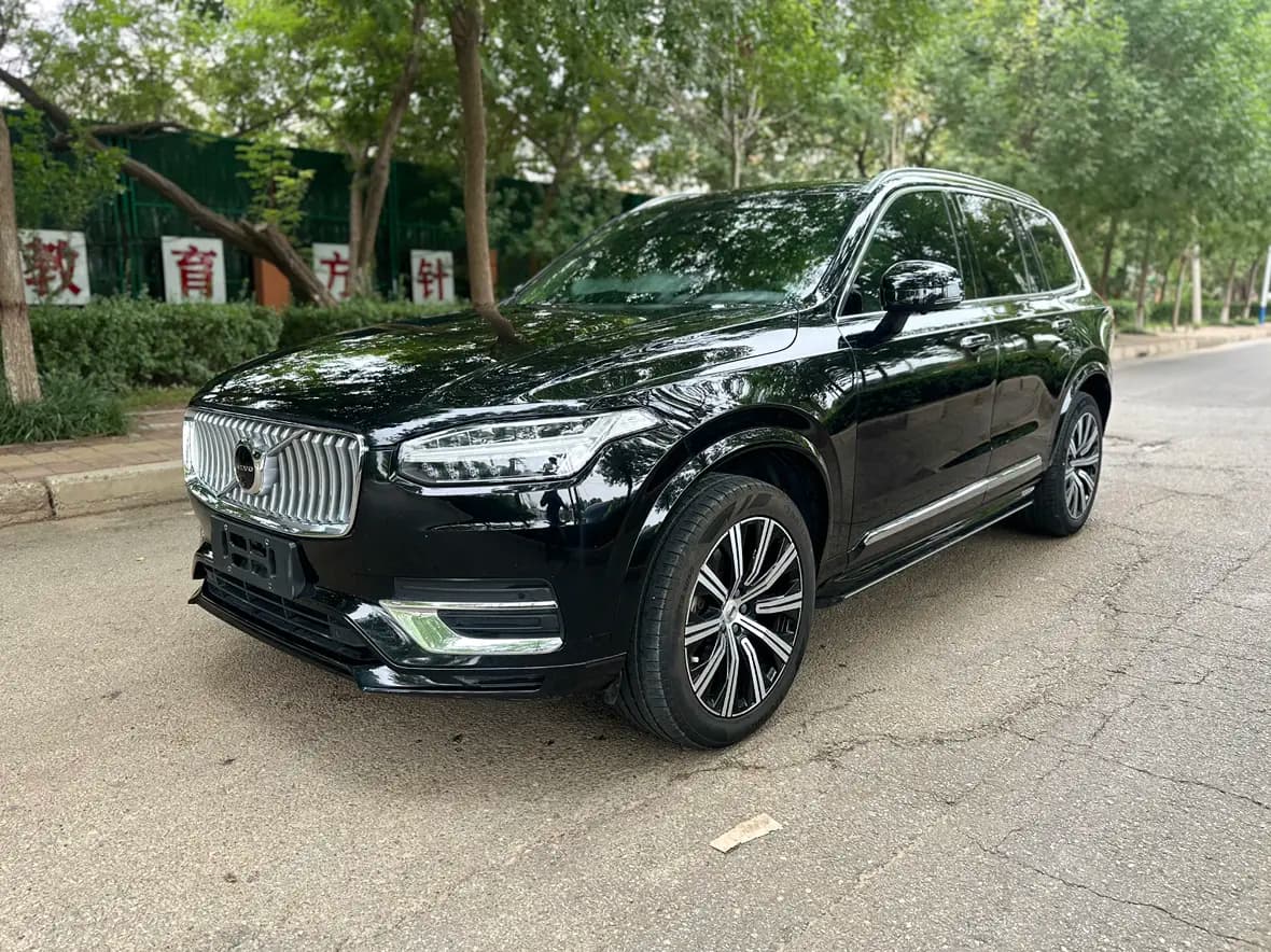 Volvo XC90 2022 г. 82081 км.