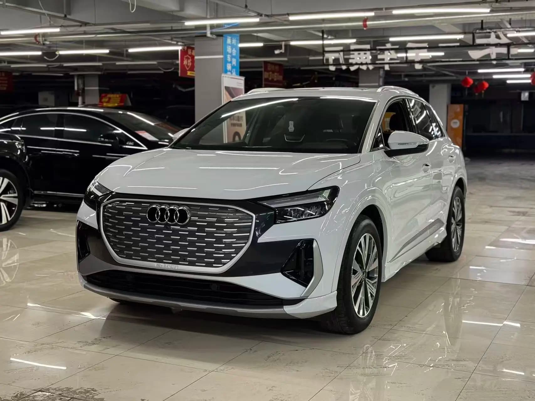 Audi Q4 e-tron 2024 г. 40075 км.