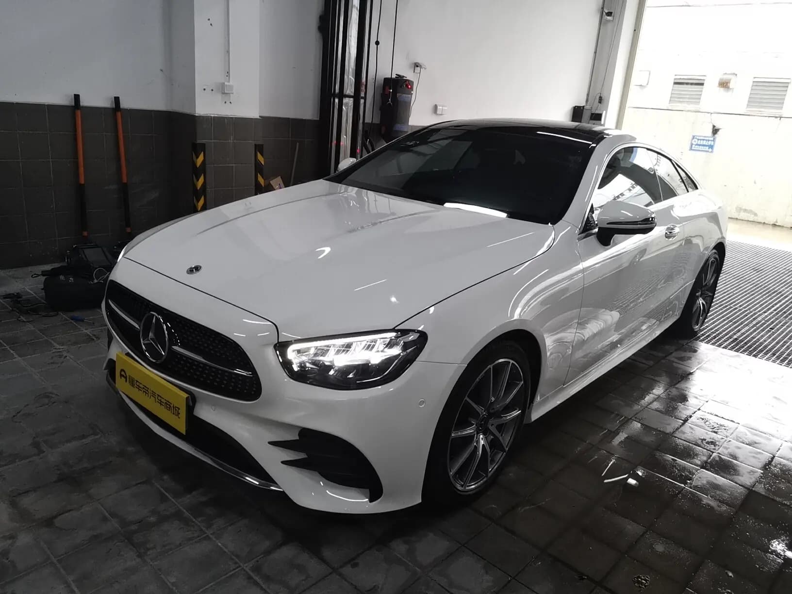 Mercedes-Benz E-Class 2023 г. 30038 км.
