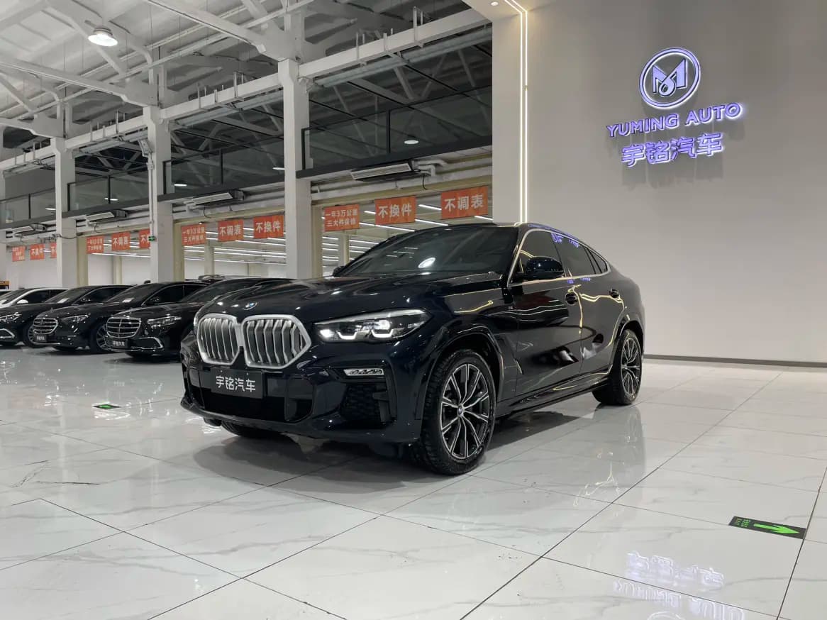 BMW X6 2021 г. 23913 км.