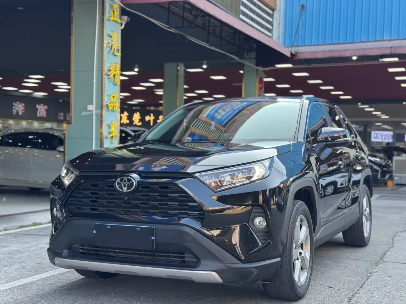 Toyota RAV4 2022 г. 72084 км.