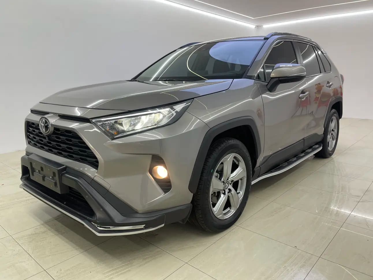 Toyota RAV4 2021 г. 44085 км.