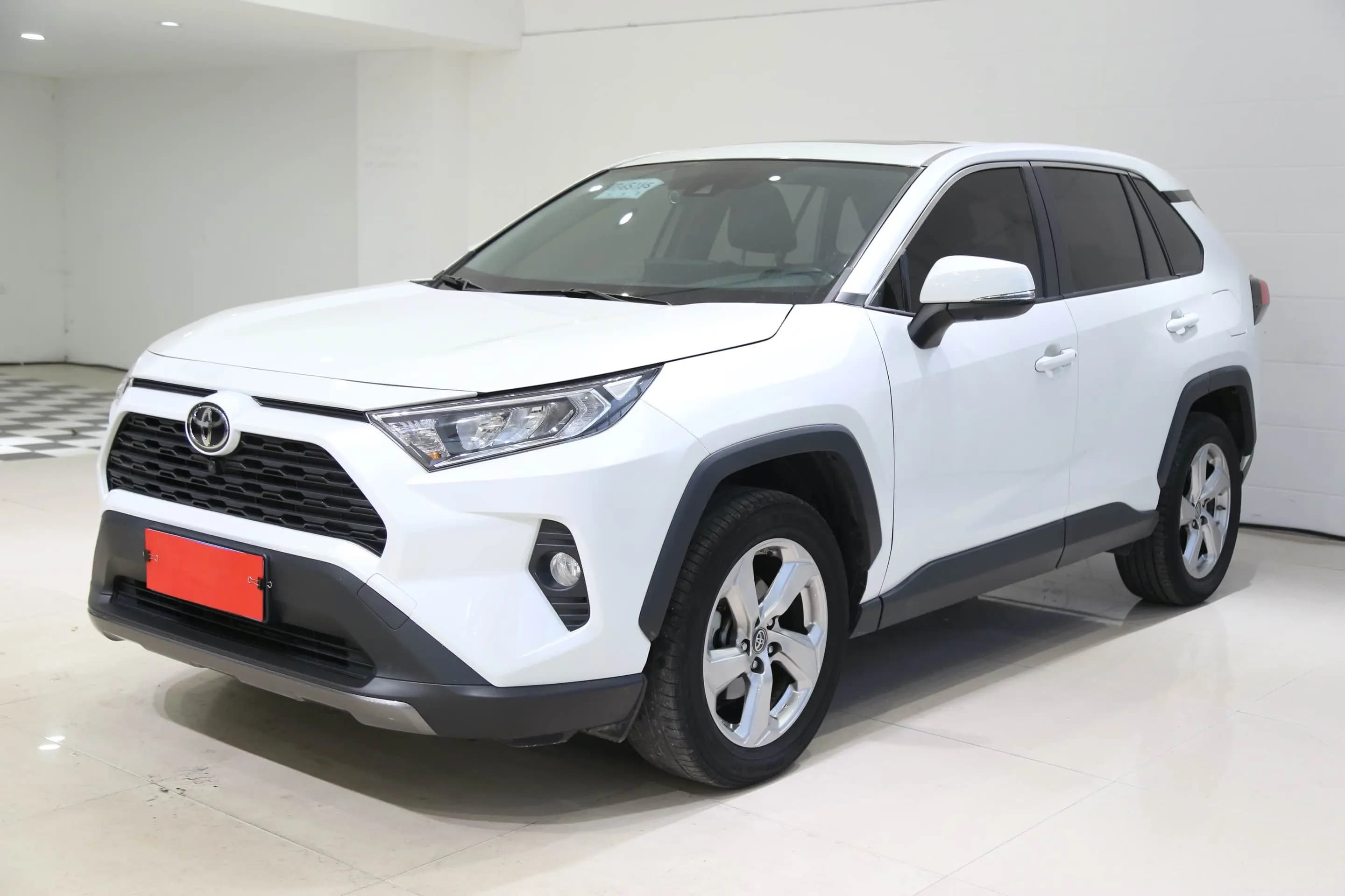 Toyota RAV4 2021 г. 29072 км.