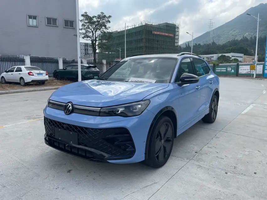 Volkswagen Tiguan L 2024 г. 2518 км.