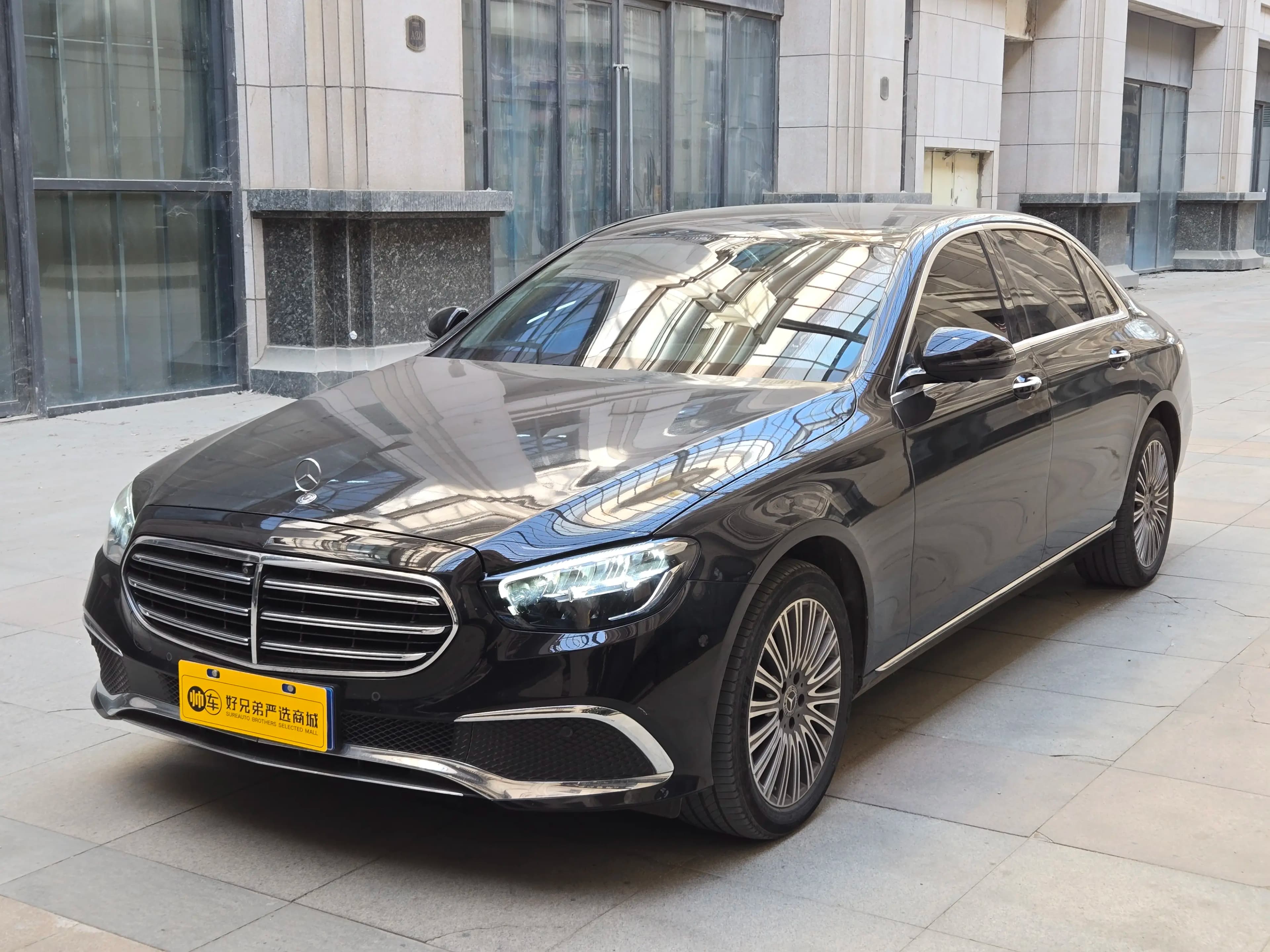 Mercedes-Benz E-Class 2023 г. 40492 км.