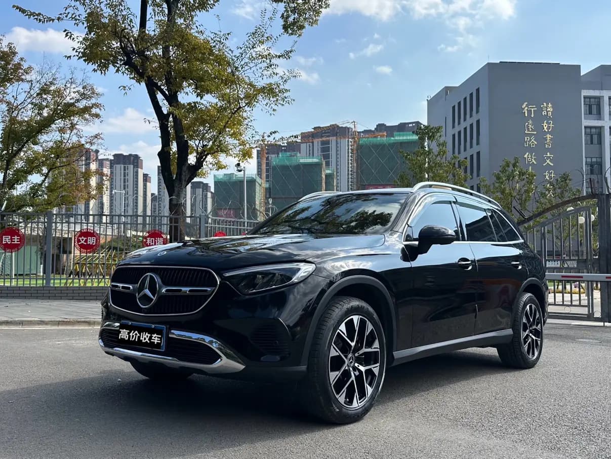 Mercedes-Benz GLC 2023 г. 62000 км.