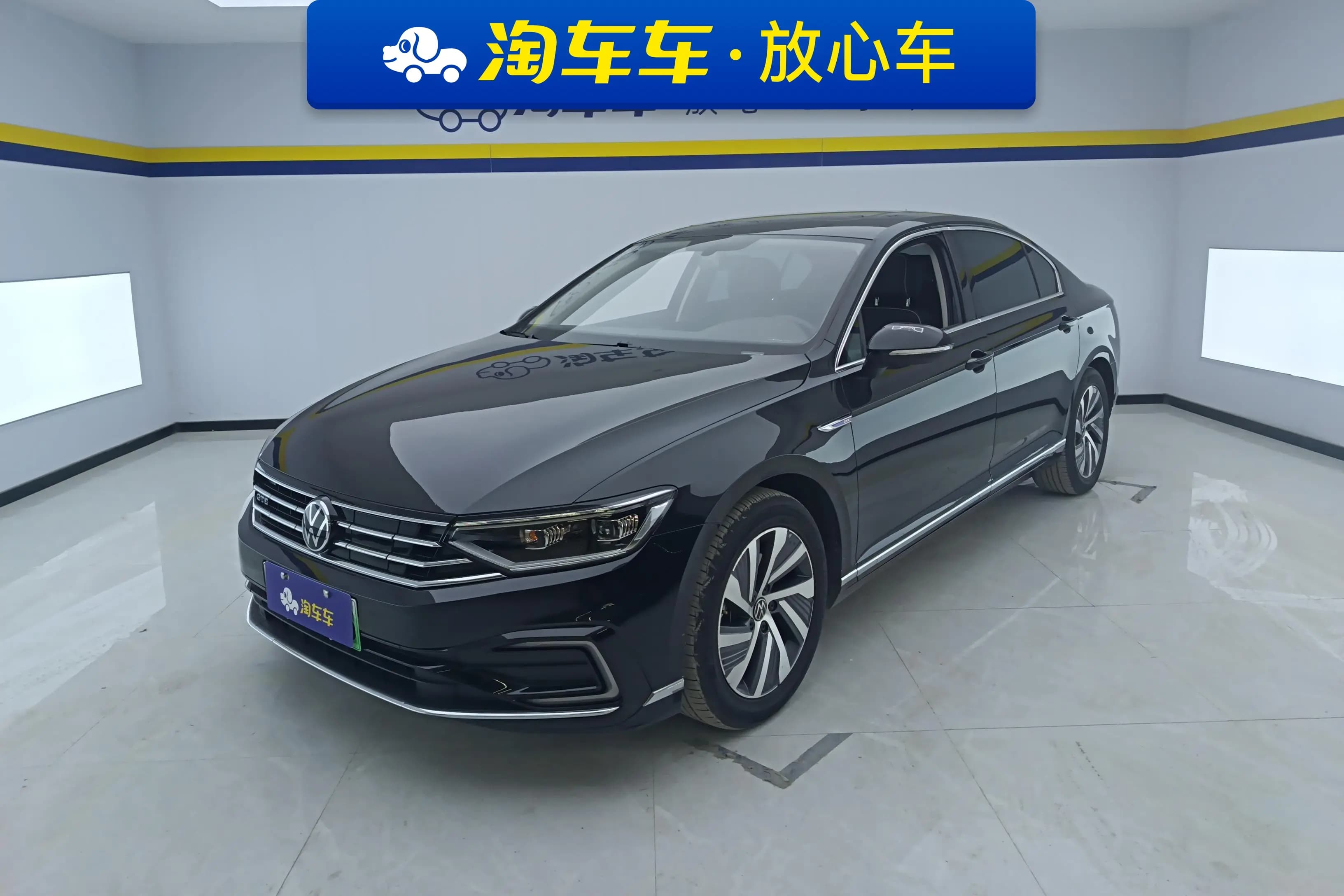 Volkswagen Magotan GTE 2023 г. 53581 км.