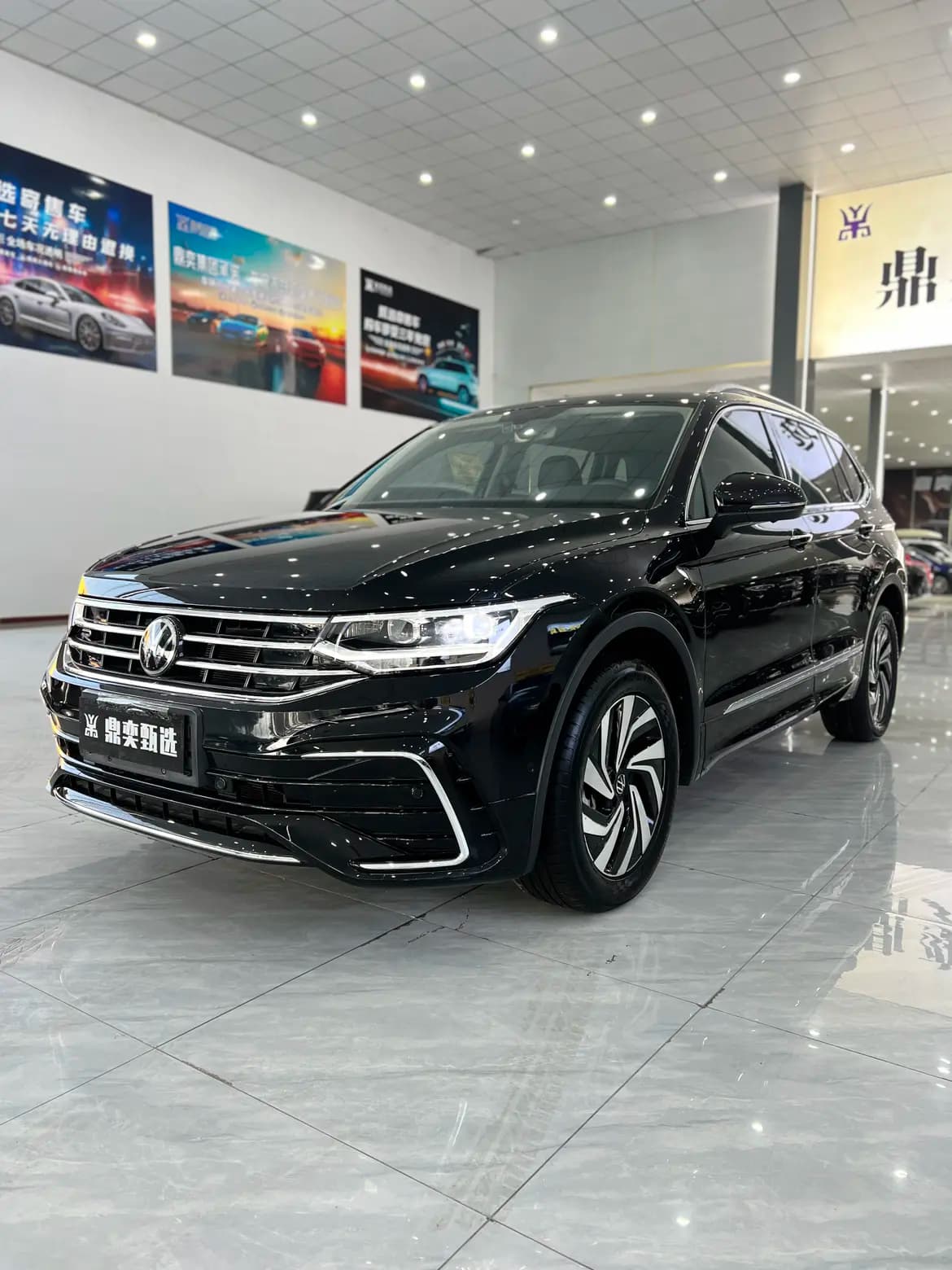 Volkswagen Tiguan L 2024 г. 20025 км.
