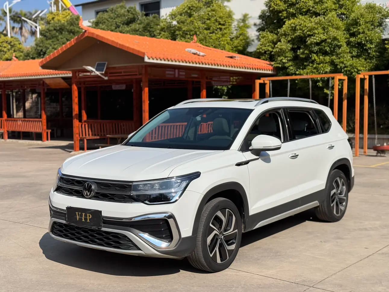 Volkswagen Tharu 2023 г. 32113 км.