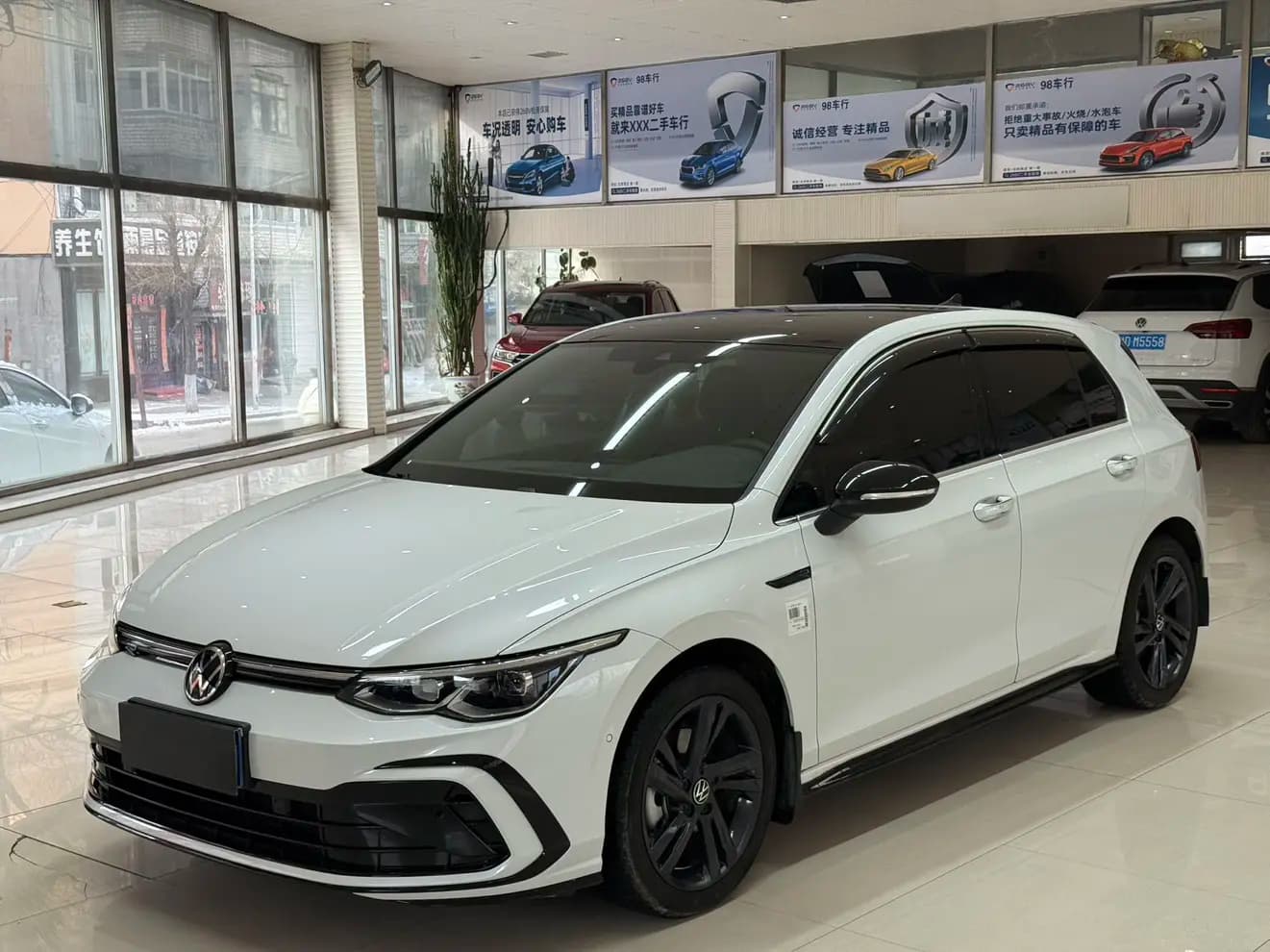 Volkswagen Golf 2022 г. 29143 км.