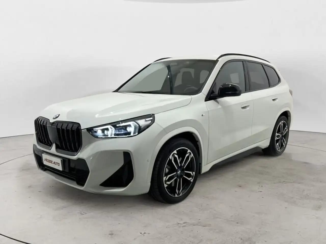 BMW X1 2023 г. 10095 км.