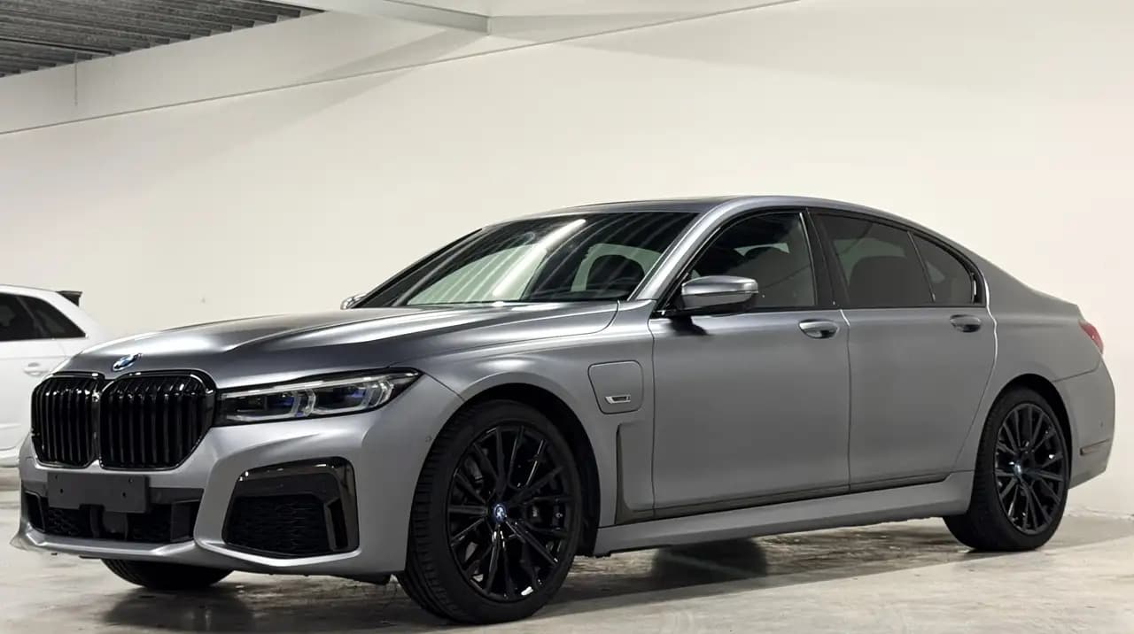 BMW 7 серия 2021 г. 77091 км.