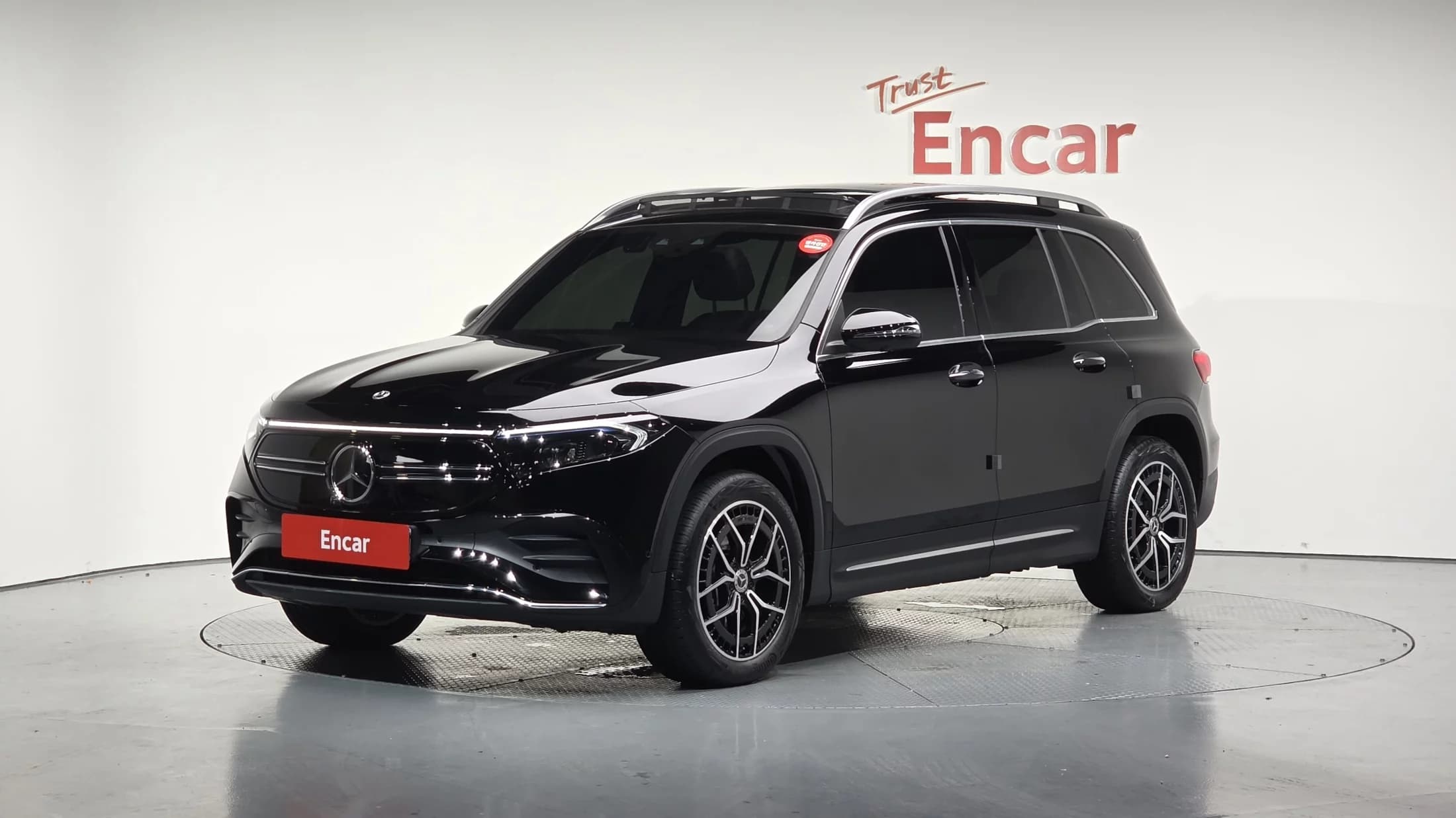 Mercedes-Benz EQB EQB300 4MATIC AMG Line, электромобиль, 2023 г. 17148 км.