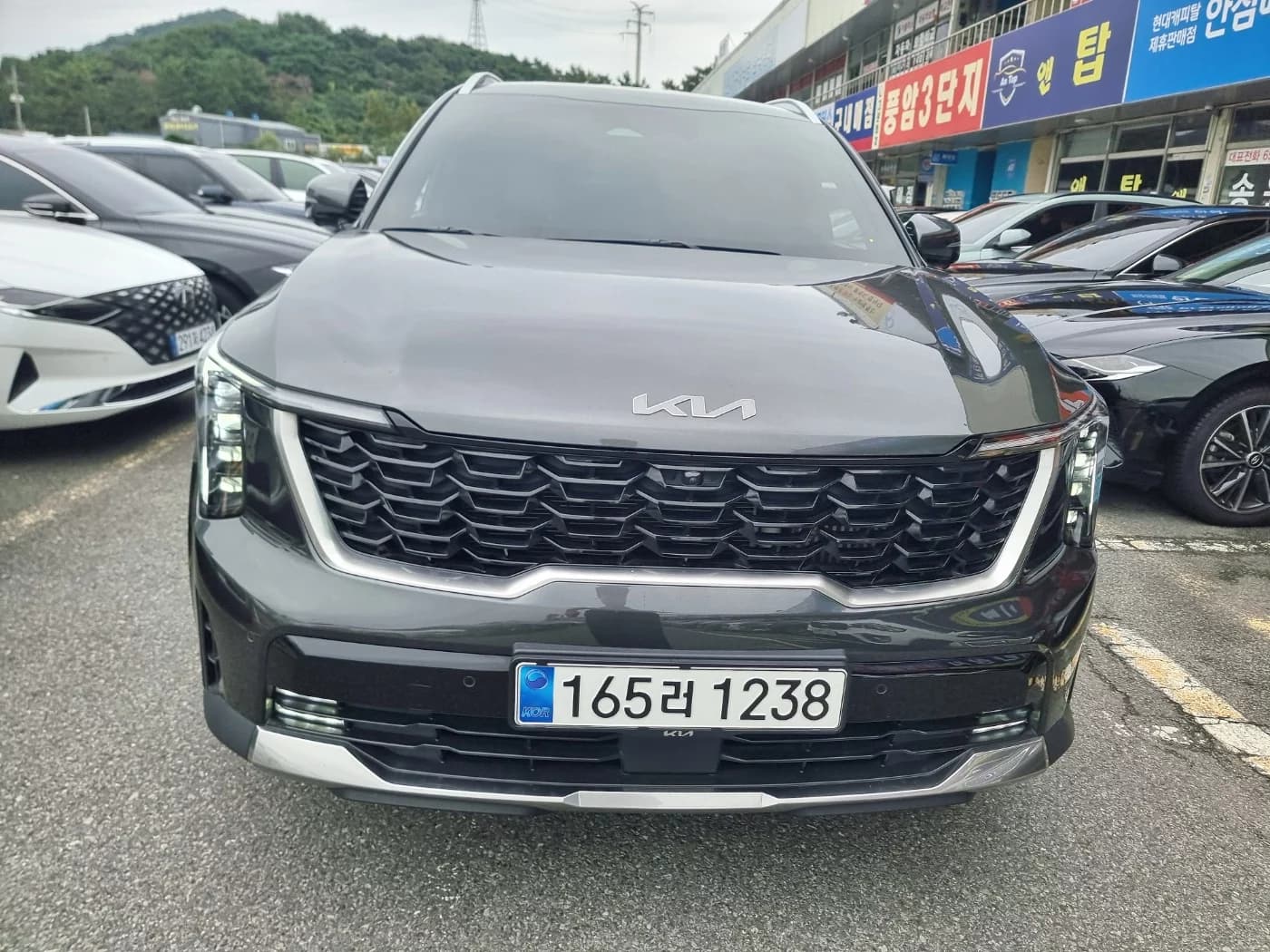 Kia Sorento HEV 1.6 2WD Signature, гибрид, 2023 г. 31798 км.