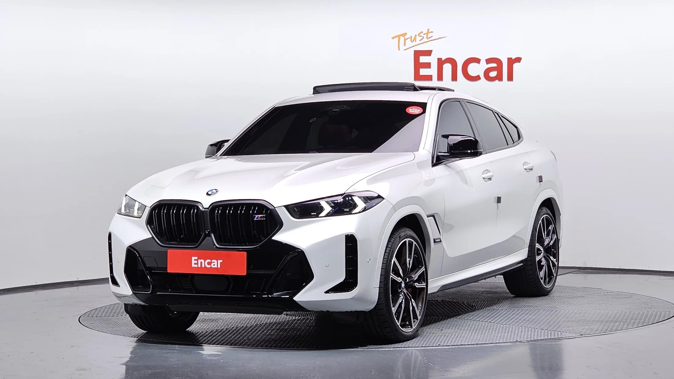 BMW X6 M60i, 2024 г. 7044 км.