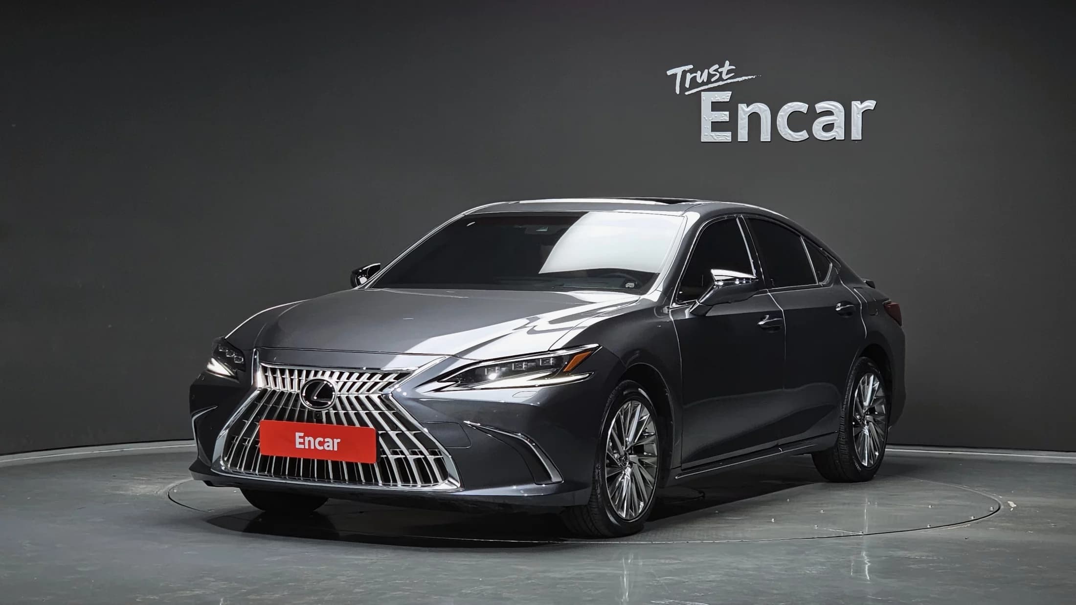 Lexus ES300h Executive, гибрид, 2025 г. 6374 км.