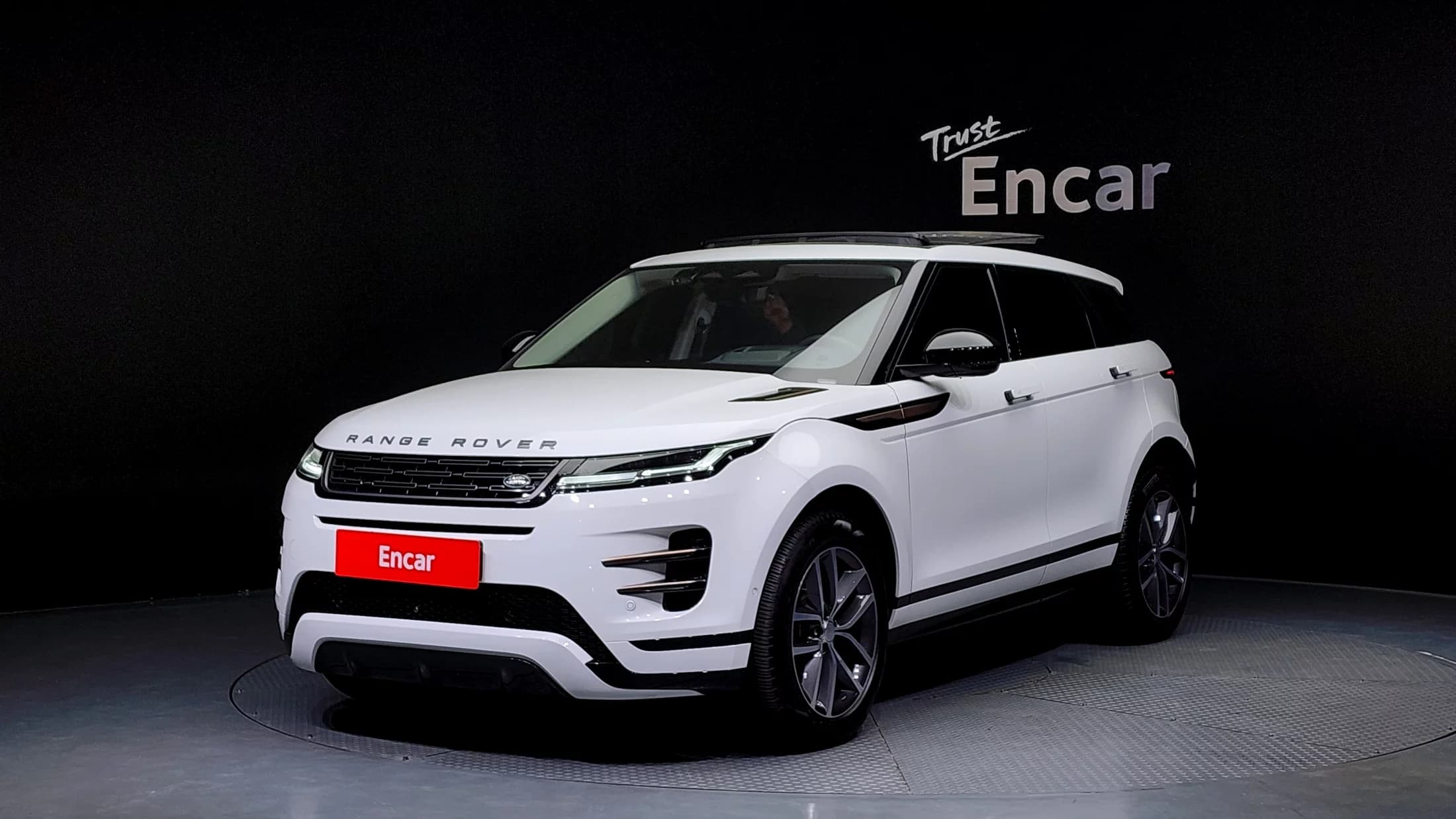 Land Rover RANGE ROVER EVOQUE P250 Dynamic SE, 2024 г. 14078 км.