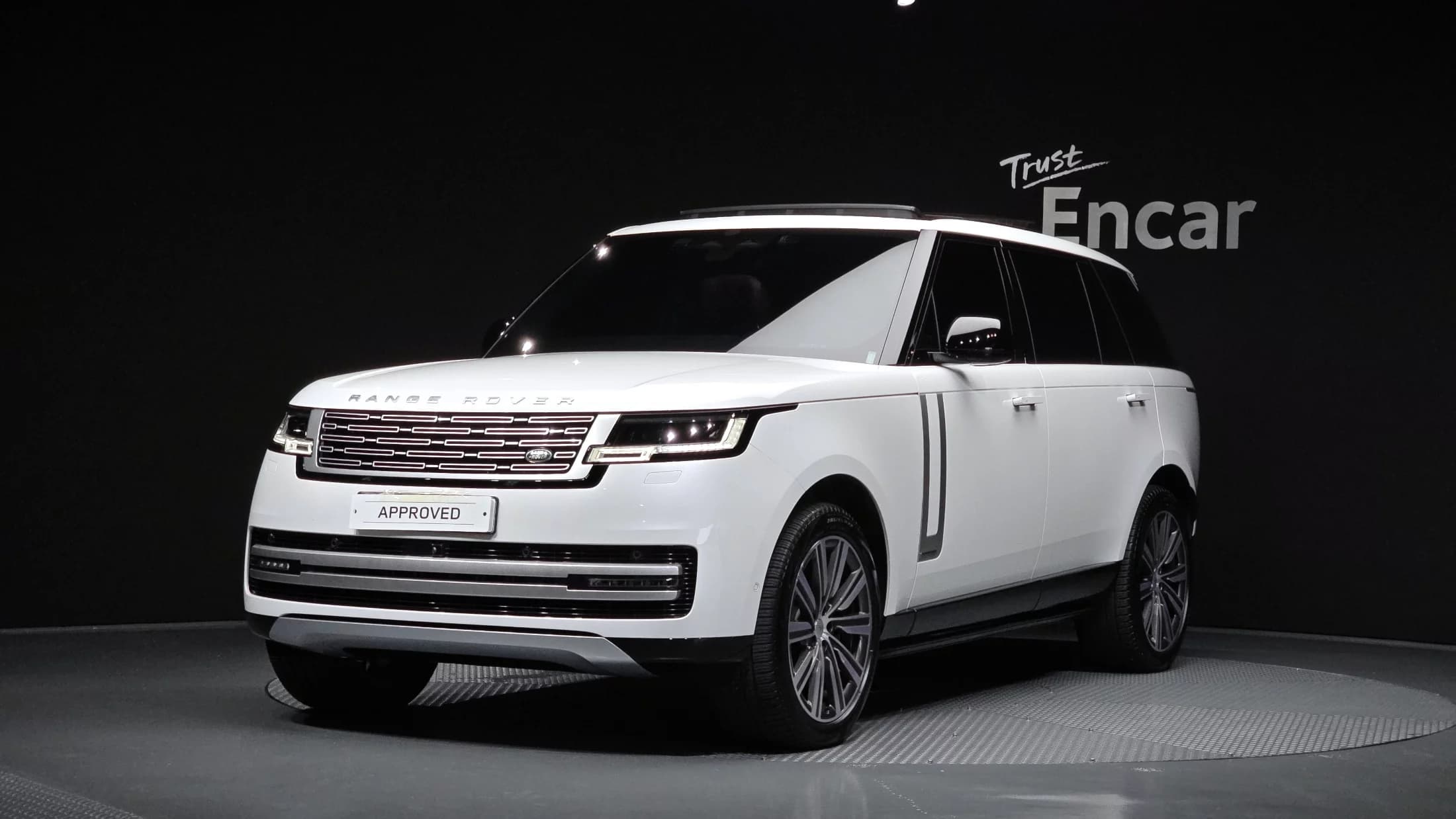 Land Rover Range Rover P530 Autobiography Long Wheel Base, 2024 г. 4889 км.